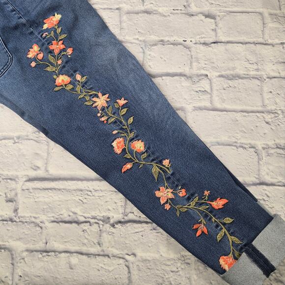DG2 by Diane Gilman Women's Jeans Boho Floral Embroidered size 8 Petite - Picture 12 of 16